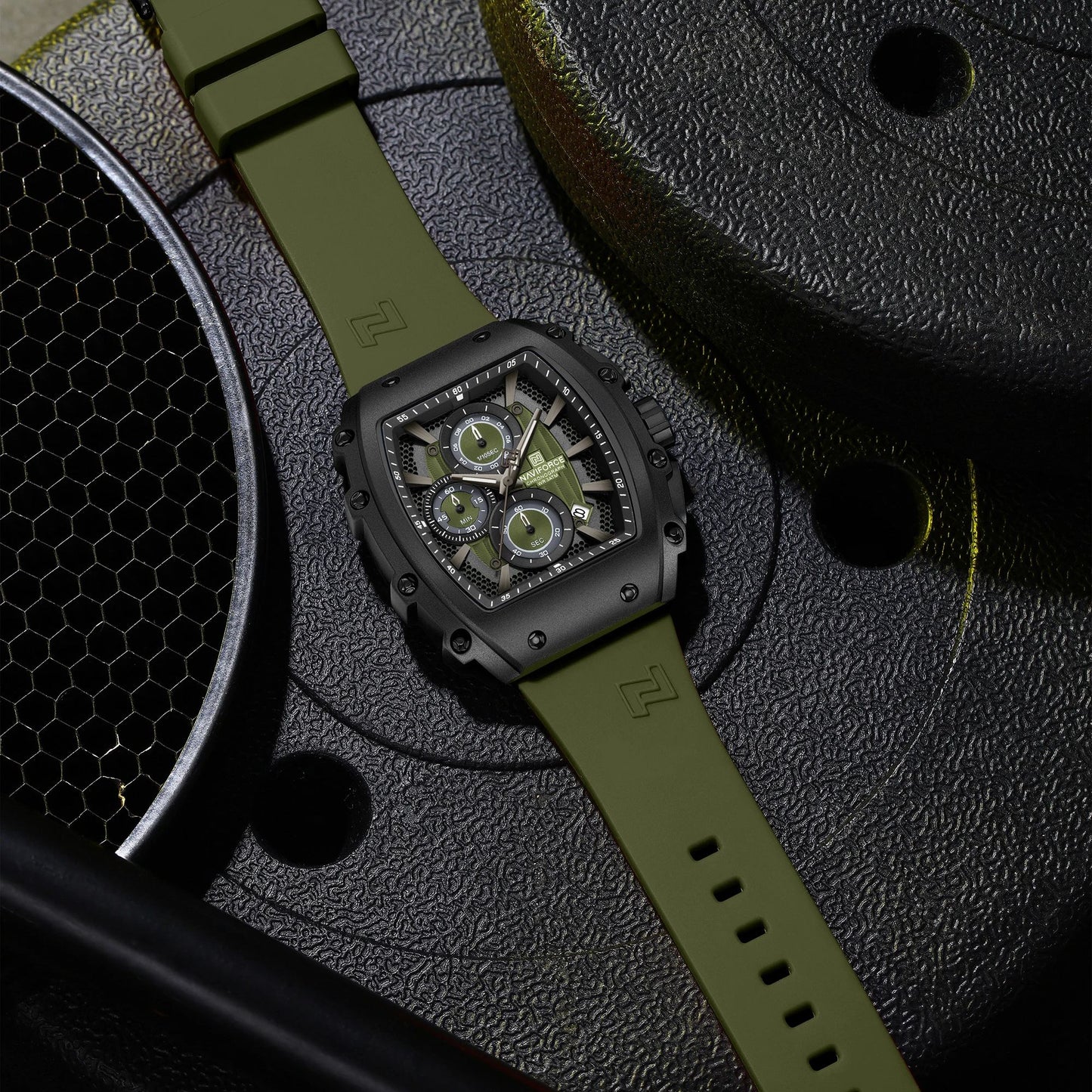 NAVIFORCE Men Sport Waterproof Quartz Watch Luxury Barrel-Shaped Steel Band Alloy Dial Casual Couple luminous Wristwatch NF8070